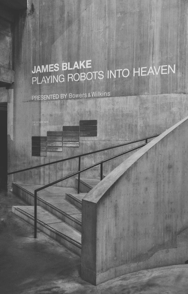 JAMES BLAKE – PLAYING ROBOTS INTO HEAVEN